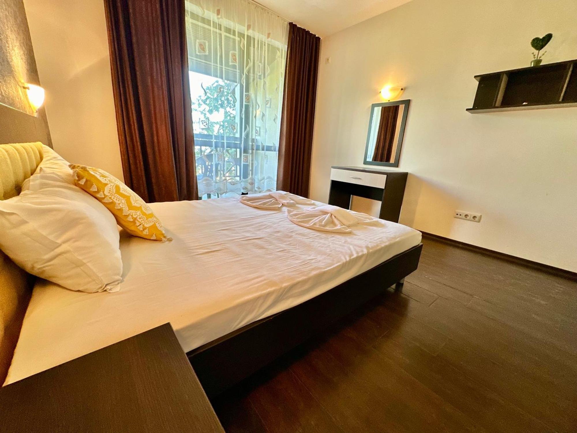 Menada Imperial Heights Villas Sunny Beach Dış mekan fotoğraf